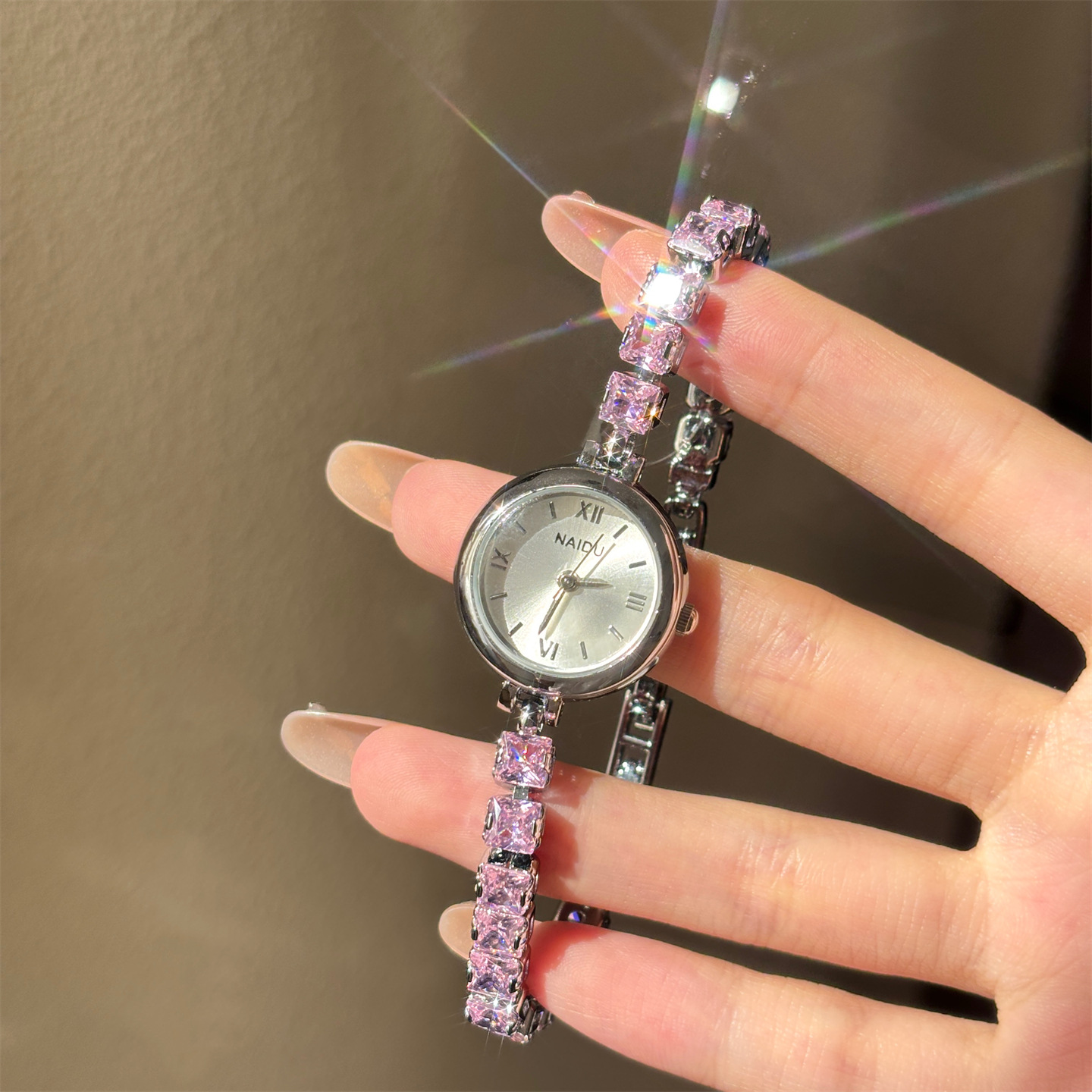 Luxury Watch Levels - Neue modische, mit Diamanten besetzte Armbanduhr