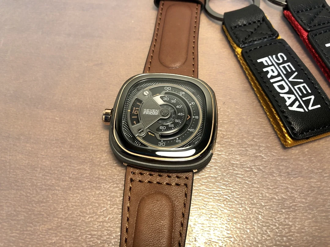 Sieben Friday Uhr m2b/01 Männe – Luxury Watch Winder Bewertung und Preis